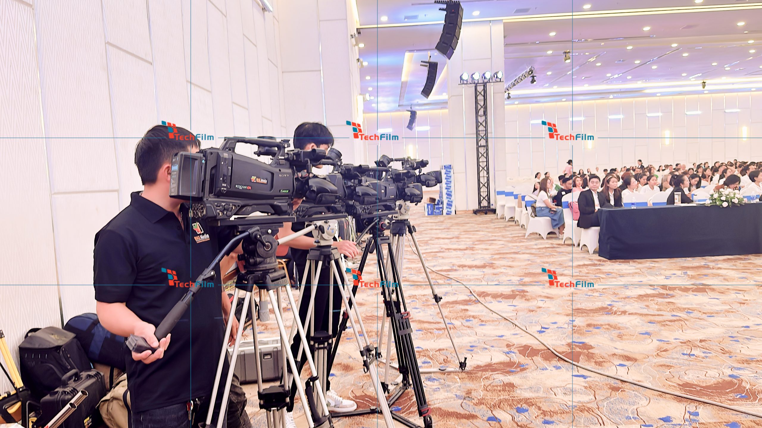 Tối Ưu Hóa Livestream Sự Kiện Trực Tuyến Với Phông Xanh 4 Các hình thức livestream sự kiện từ phông xanh