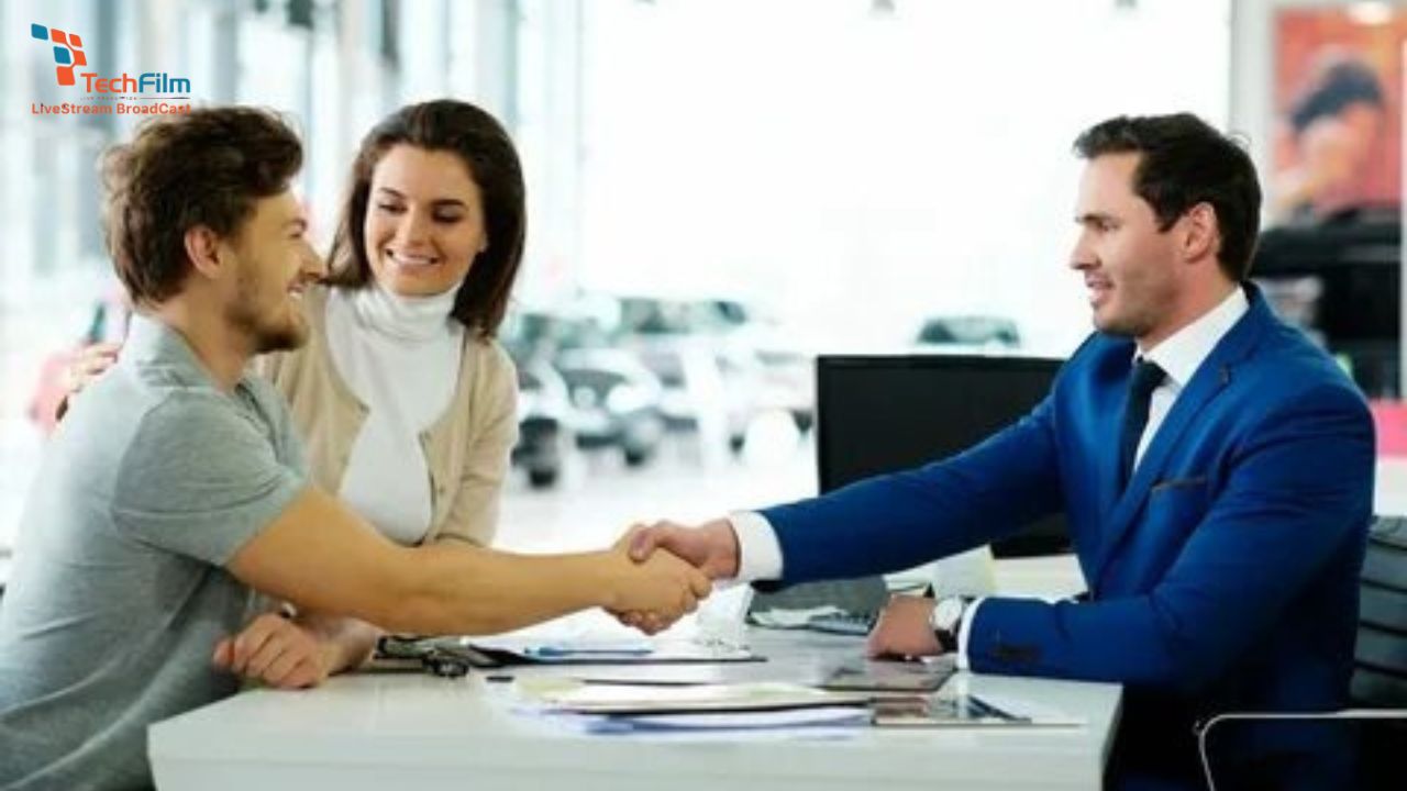 Chọn người livestream phù hợp giúp thu hút người xem và tăng tỷ lệ chốt đơn