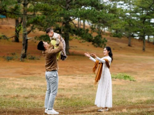 Tránh mặc trang phục quá nổi bật