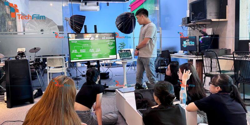 Dịch vụ studio quay video quảng cáo chuyên nghiệp, giá rẻ 3 các dạng studio quay quảng cáo