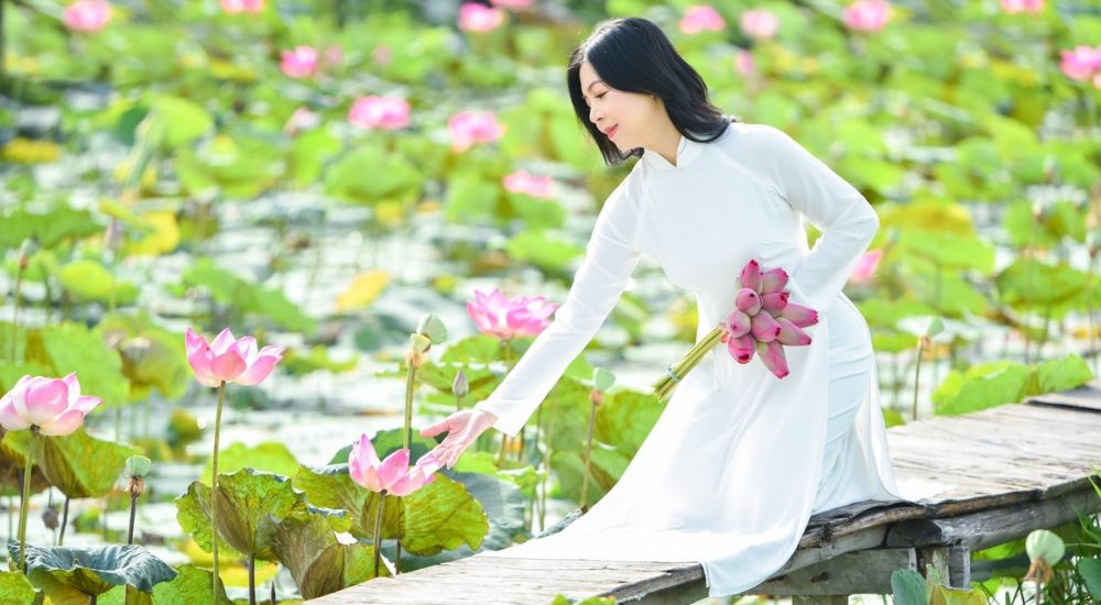Bật mí 15 địa điểm chụp ảnh Tết đẹp cực xịn tại Sài Gòn 16 chụp ảnh tết ở đàm sen Tam Đa